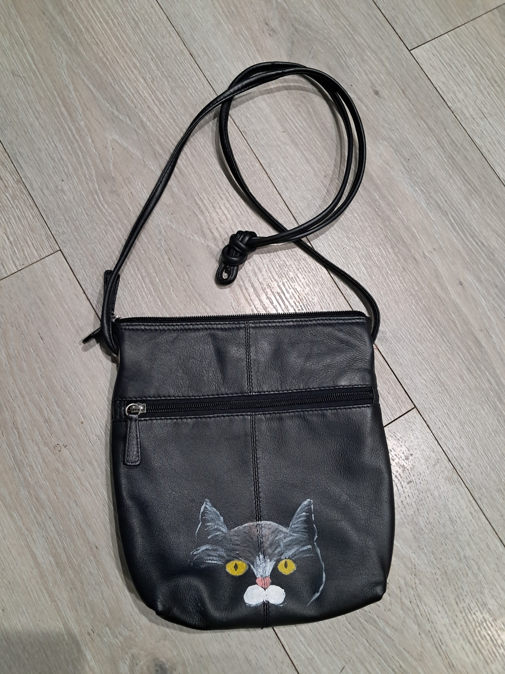 Ili New York Women's Black Crossbody Bag with Cat Face